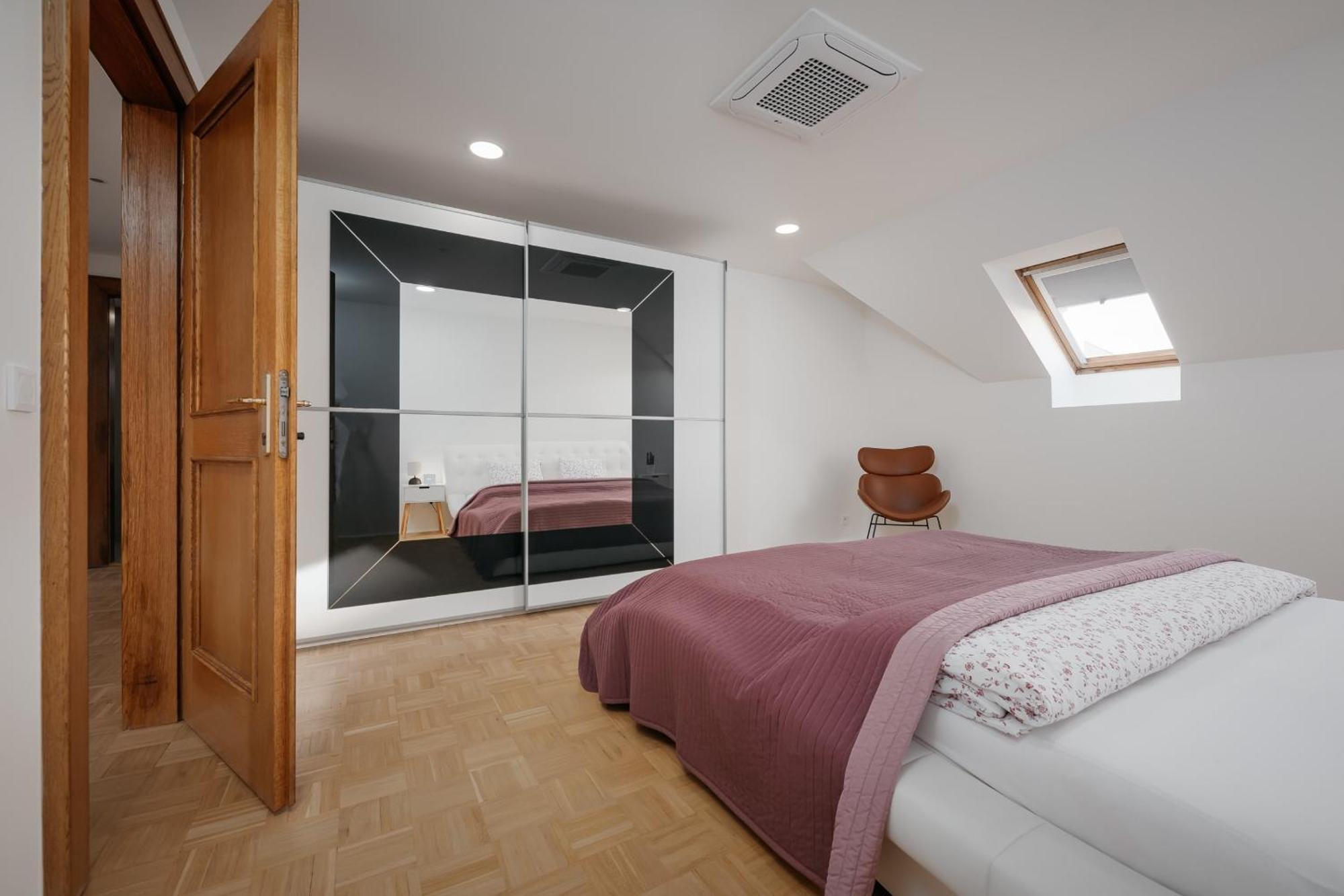Dot 3 Bdr Apartment With Tyn Cathedral View & Ac Prag Exterior foto